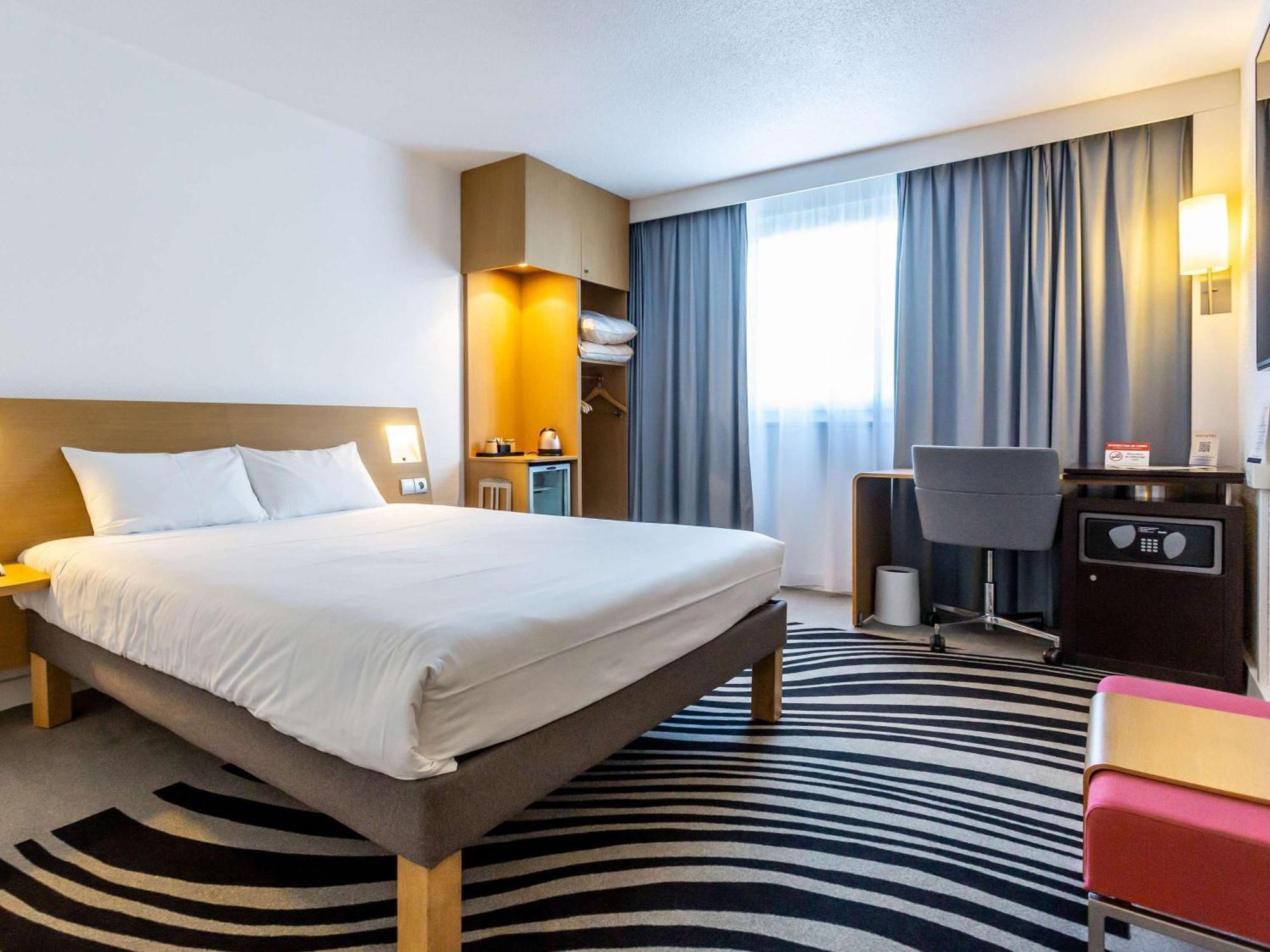 Novotel Бурж Екстер'єр фото